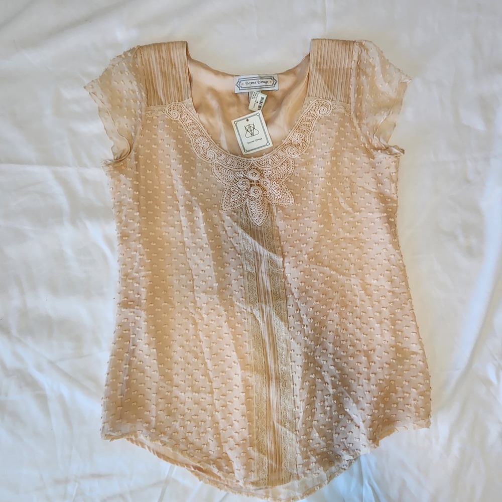 Beyond Vintage Silk/Polyester Peach Lined Women's Sz M Top. MSRP $129‎